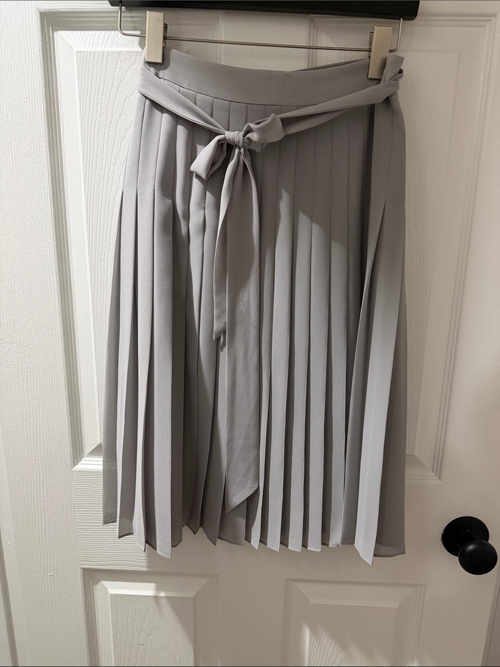 Ann Taylor Light Gray Pleated Skirt with Tie Waist